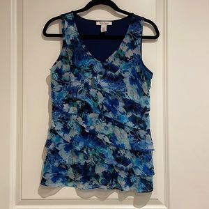 White House Black Market Top Scoop Neck Sleeveless Ruffle Floral Blue